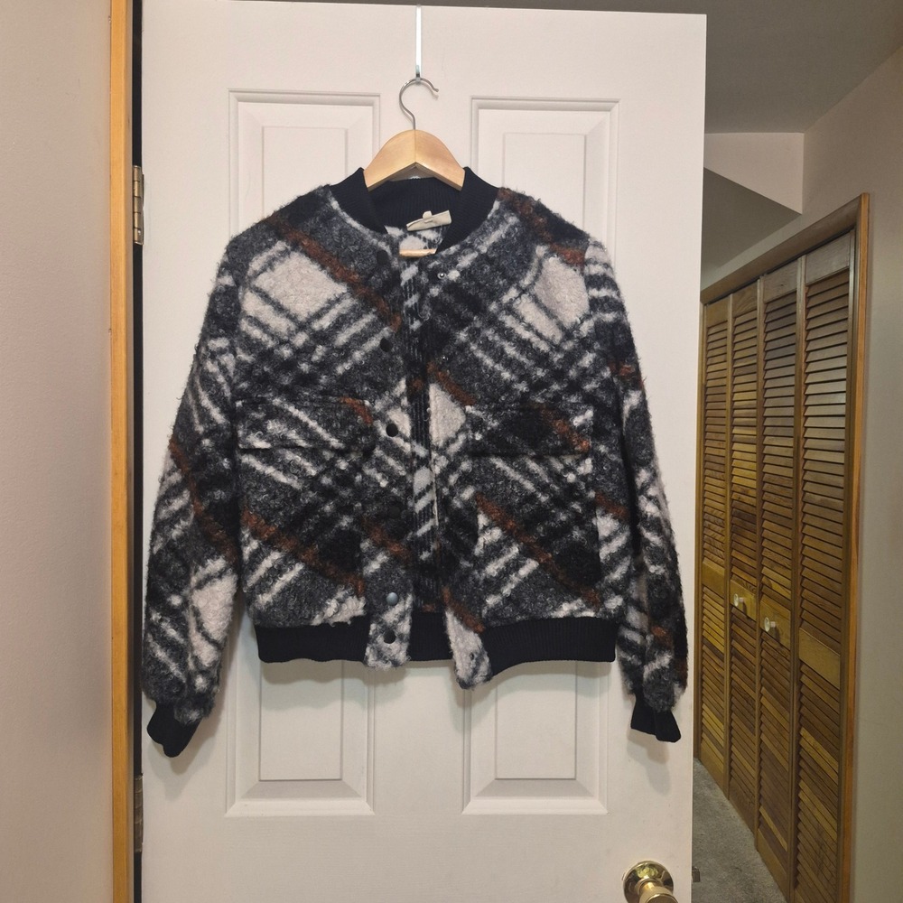 Melloday Womens Small Plaid Fuzzy Bomber Jacket Black White Gray CEJ230073-RJ